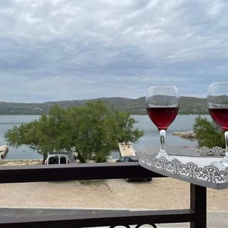 Apartman Luka Jadrtovac Екстер'єр фото