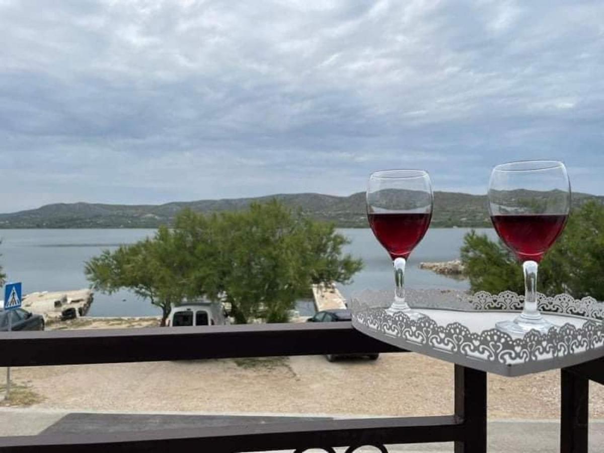 Apartman Luka Jadrtovac Екстер'єр фото