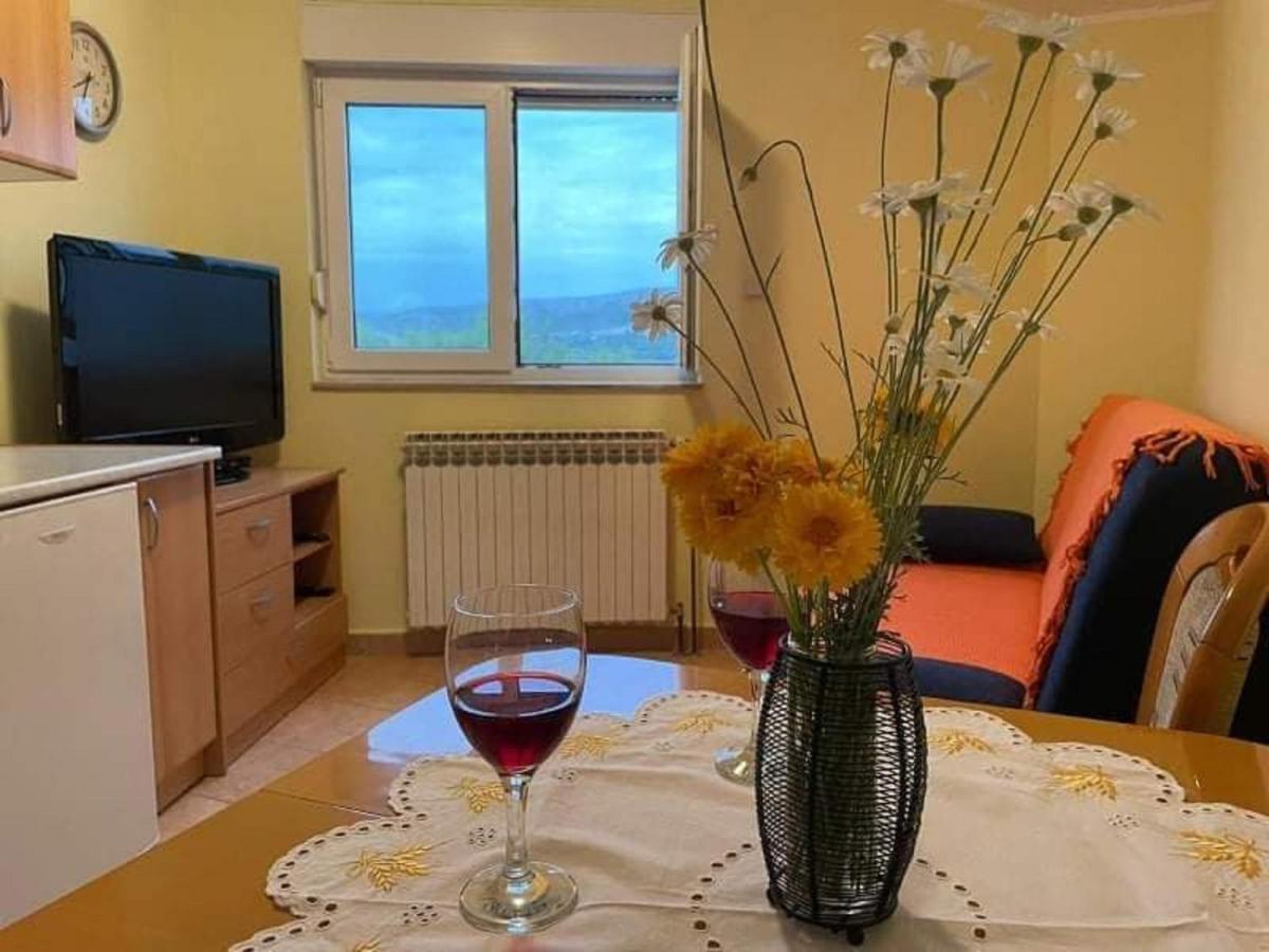 Apartman Luka Jadrtovac Екстер'єр фото