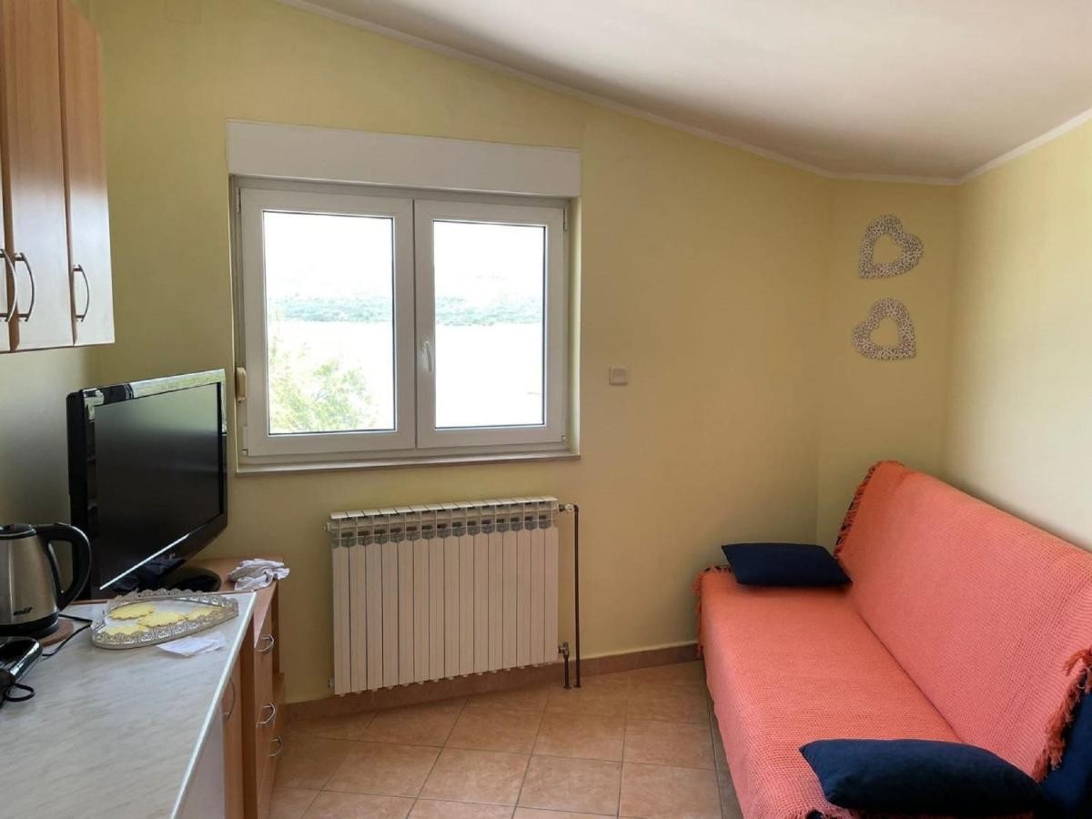 Apartman Luka Jadrtovac Екстер'єр фото