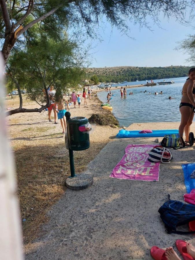 Apartman Luka Jadrtovac Екстер'єр фото