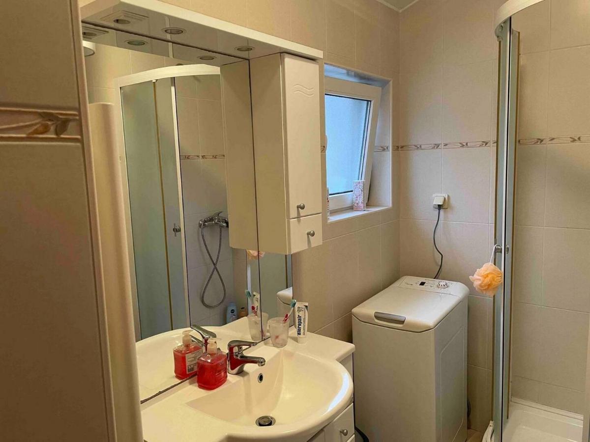 Apartman Luka Jadrtovac Екстер'єр фото