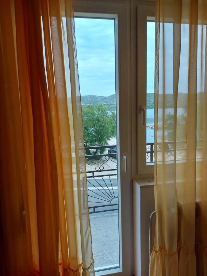 Apartman Luka Jadrtovac Екстер'єр фото