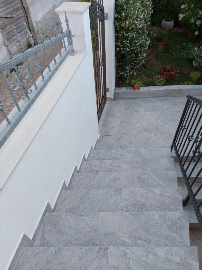 Apartman Luka Jadrtovac Екстер'єр фото